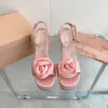 Stijlvolle luxe hoge hak sandalen satijnen luxe designer schoenen roze bloem decoraties vrouwen trouwschoen mode platforms hakken feest sandaal