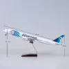 Miniaturen 47 cm 1/157 Schaal 777 B777 Aircraft Egypte Air Airlines Model W Licht en wiellandingsgestel Diecast plastic harsvlak