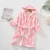 Pyjama's herfstmeisjes jongens pyjamas kinderen kleren meisjes jongens gewaden winter slaapkleding badjas voor lente kinderen capuchrobe meisjes kledingl2405