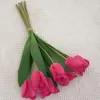 Kwiaty dekoracyjne Faux Silk Flower Realistyczne symulowane tulipany Piękny sztuczny bukiet na domowe dekorację na przyjęcie weselne
