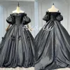 3D花柄のヴィンテージブラックゴシックウェディングドレス半袖のサテンコルセットブライダルドレス
