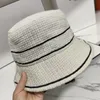 Summer Exquisite Fisherman Hat Designer ALPHABET RACCINAMENTO Design in bianco e nero Cappello da sole Mastichi Outdoor Elegante stile di bellezza Versione Corea Cappello da parto coreano