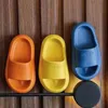 Zapatillas para niños zapatillas de baño de verano color sólido anti-slip suave de suela para niños de 2 a 8 años niños y niñas lindas zapatillas caseras