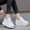 Chaussures décontractées en cuir authentique blanc pour femmes 2024 TRENDE HAUT HEEL PLATEFORME SALLAGE FEMME FEMME CEIN