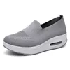 Casual Shoes 35-42 Hollow Sneakers för män och kvinnor vulkaniserar bekväm tennisfärgglada kvinnors sporttyp Sapatenos