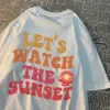 T-shirts masculins permet de regarder le coucher de soleil imprimer vêtements hommes femmes harajuku tshirt d'été dessin animé t-shirt coton mode couple couple tops h240506
