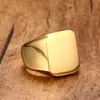 UNM PINKY SIGNET RINGHI IN ACCIAIO INDLESSO GOLDEN con stella di incisione laser di David Male Jewelry 240507