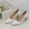 Dress Shoes Women Fashion Bridal Wedding and Bag Set Pointed Teen Hoge Heel White Flower Pearl Bruidsmeisje Party Lady Pumps