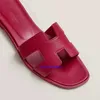 Designer Hot Womens Oran Flat Sandals med H-logotyp Raffinerad fransk enkelhetsstil Populär bland Ladies Fashion Classic tofflor på sommaren måste-ha ph8v