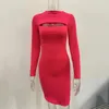 Casual jurken Bangniweigou Winterkist Hollow Out Bodycon mini -jurk voor vrouwen lange mouw dunne fleece kantoorfeestje mantel zwart rood