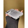 O novo telefone spray de óleo de padrão de crocodilo é adequado para 12 casos de proteção contra protetores da diagonal de cartão duplo, meia caixa de pacote anti -gota 11