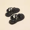Sandals Girls Summer 2024 Nuovi bambini Scarpe da spiaggia d'argento Roman Roman Slip Soft Sole Casual H240507