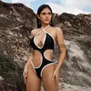 Swimwear féminin Para Praia Bloc Couleur Halter One Piece Swimsuit Femme 2024 Hollow Out Monokini Sexy Cut Bathing Costume H240507