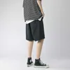 Mäns shorts Nya breda fickdenimshorts för mäns sommar tunna fast färg casual lösa knäbyxor för män jeans shortsl2405
