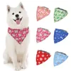 Appareils pour chiens serviette de bouche carrée pour intérieur et extérieur Utilisation du bandage triangulaire Pattur de dessin animé Pet 1pc