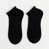 Chaussettes de femmes 1 à 4 paires de coton en maille confortable pour porter une taille à la taille des accessoires de vêtements non glissants respirants