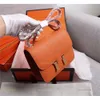 Damen Luxurys Handtasche Constances NATO Designer -Tasche für Frauen Leder Pochette Klappen Umhängetasche Herren Weißkreuzkörper Make -up -Tasche Mode Clutch Tote 10a 142