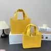 Bolsa para mujeres Bolsa Bolsa Bolsa de cartas bordadas Tejido de verano Bolsa de puertas de hierba de verano Bolsa de compras de ocio