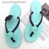 Moda oryginalne kapcie designerskie nowe świni Nosek Flip Flip Flip Flop Fashion Fash Foot Flat Sandals Tkana biżuteria Buty damskie z logo marki 1: 1