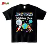 Familienübereinstimmende Outfits Outer Space Family Matching Kleidung Outfits Kinder T -Shirt Astronaut Geburtstagshemd Custom Space Party Jungen Kleidung Outfit Sommer D240507
