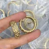 Letra de jóia de designer de marca de luxo ouvido garanhão titânio aço de alta qualidade embutido brinco de cristal mulheres banhadas de ouro jóias de casamento de natal