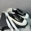Äkta läder casual sko run män kvinnor tränare lyxys designer sneaker kanal plattform skor svart vit toppkvalitet ny walk rese härlig tennis vandring loafer
