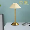 Tischlampen Nordischer Schreibtisch Lesen Sie Licht USB -Dekorationsnacht moderner Stil mit Metallbasis für Schlafzimmer Wohnzimmerdekoration