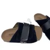 Slipper Boys y niñas zapatillas casuales para uso al aire libre de un pie interior.2023 Summer Nuevas sandalias minimalistas de estilo coreano son versátiles H240507