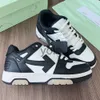 Sports Slim Mens Womens Arrow Shoes Designer Men Sneakers Women Ow varumärke Sneaker Non-Slip Soles Classics från 80-talets låga sneakerstorlek 36-45 med Leather Lear Lear