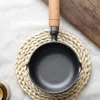 Pans biscuit poêle en fonte noire mini-cuisine omelettes non gâchis d'oeuf approfondi de la gueule avec poignée en bois