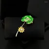 Broszki w stylu narodowym lotosem broszka kobiet kwiat emalia pin koronowy luksusowy garnitur akcesoria zielone rośliny ozdoby biżuterii prezenty 5588