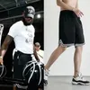Летняя сетчатая ткань мужская одежда баскетбол и футбольные шорты мужчина черный белый спорт бег пробежек.