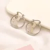 Fashion Womems Casual Womems Boucles d'oreilles en argent plaqué en acier inoxydable Clip d'oreilles High Quality Girl Family Gifts Jewelry Classic Designer Hoop Ooys Moucles d'oreilles