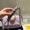 En çok satan crossbody çanta yeni% 80 fabrika promosyonu yeni aile kokulu büyükanne flep çantası yüksek kaliteli koyun zinciri lingge tek omuz eğik bıçağı bag