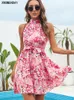 Robe en mousseline d'été Femmes Sexy Floral Print Ruffle Bandage Bandage de vacances Sundress Casual Rose Halter A-Line Robes courtes 2024 240507