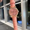 Montres de luxe pour femmes Top Brand Designer Diamond Lady Watch Watch Tobe en cuir 32 mm Auto Date Montre à bracelet