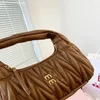 Женские атласные сумочки дизайнерские сумки подмышка сцепления с клатчкой роскошная кожа