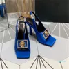 Serie di sandalo High Heel Womens Scarpe hardware Decorazione di scarpe esposte alla bocca superficiale 35-39