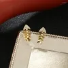 Brincos de garanhão Bravekiss Eletroplating Golden Fish Bone Simples para mulheres Brincho de zircão Acessórios de jóias de moda UE0742