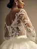 2024 Robe de mariée luxueuse Robe de mariée Perles de cou illusion à manches longues broderie en dentelle africaine Brides formelles