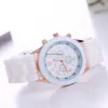 Genfer Silicone Watch Womens Koreanische Version Mode Schöne Farbschüler Freizeit Uhr
