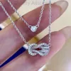 Дизайнер ожерелья для женщины Freds Luxury Charm Collece F Семейство DoubleLayer 8 Шарктер алмаз инкрустанный колье из чистого серебра серебристого серебра.