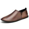 Chaussures décontractées Retro Ajustement pour hommes à la mode et légère Marque de printemps en cuir surdimensionné à la main