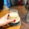 Garnki z kawą pojedyncza klasa lodowa lodowa kroplówka napój whisky