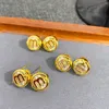 Master Jeweler conçoit des boucles d'oreilles soigneusement conçues Lucky Four Boucles d'oreilles de fleurs de feuilles Red Popular Populaire Exquis avec Van Common