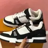 Mäns casual skor Fashion Women's Leather Shoes Vintage Trainer Sneakers B22 White and Black Men's Women's Suede Trainer V1