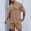 Sexy Hollow Out malha malha de duas peças serve homens de verão praia abotoado camisas de lapela e shorts roupas masculinas casuais conjuntos de cores sólidos 240426