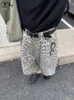 Shorts maschile Retro Leopard Stampa jeans a gamba a gamba pantaloncini da uomo hip-hop borse coreano a cinque punti pantaloni shorts di denim dritto americano nuovo j240507