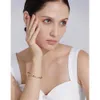 Brangle Yhpup Fashion Cube Zirconia Bracelet en acier inoxydable Bijoux imperméable en or 18k adaptés au charme et à la mode des femmes J240508