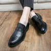 Chaussures décontractées Retro Brogue Caving en cuir en cuir respirant Bougettes à enfiler Houstable Male Business Light Robe British Style Black